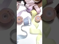 柔らかい滑らかな織物リボン