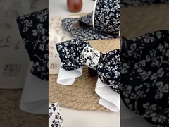 日本風の小さな新鮮な双面花のリボン