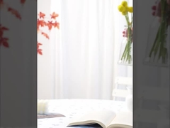 高級でリアルな花のシミュレーション 金色の球で包まれ ホテルの柔らかい飾り