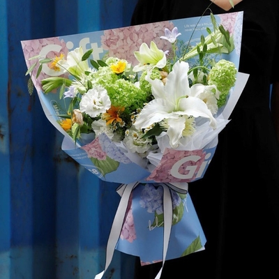 良い価格 直接供給されるギフトの包装の工場のための印刷された花屋の包装紙 オンライン