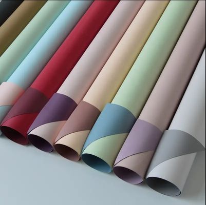 良い価格 58CM * 58CM パーソナライズされた防水包装紙 新鮮な花のためのギフトボックスパッケージ オンライン