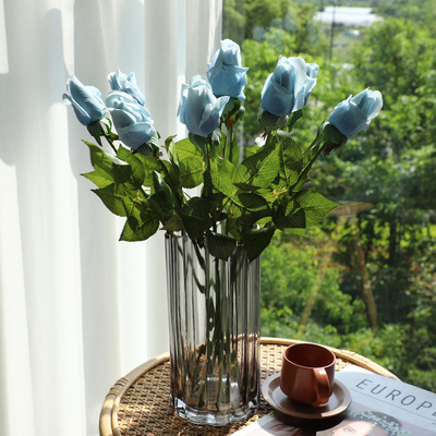 購入 シミュレーション ローズ 質感 潤滑 ローズ ブドウ シミュレーション 花 家装 結婚式 手持ち花 偽り 花 国境を越える 卸売 オンライン製造