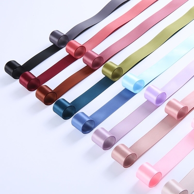 購入 1インチの二重味方されたGrosgrainのギフト用包装紙のリボン25mmX50のヤードのサテンのリボン online manufacture