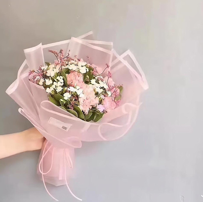 良い値段 花束のための防水透明なマットの非編まれたティッシュの花の包装紙 オンライン