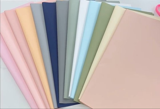 良い値段 濃縮された韓国製 不透明プラスチック花紙 57cm*57cm ±5% シノウラップ ファッション用にカスタマイズ オンライン