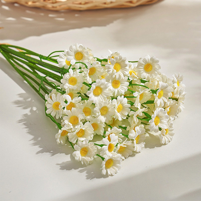 良い価格 小型のデイジーの人工花,ヨーロッパ様式の食卓飾り,カモミール花束,花芸品,シルク花の卸売 オンライン