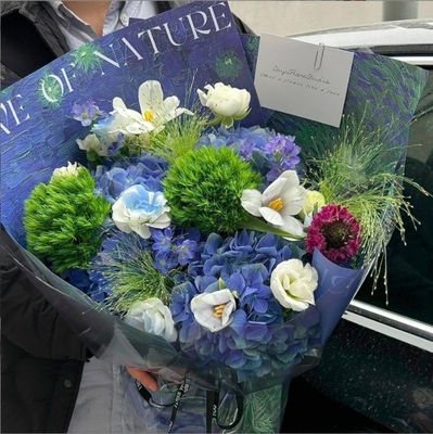 良い価格 新キシ祭りの花束の包装紙,人気の青色シリーズ紙,バレンタインデーオイルペイントスタイルの花包装紙 オンライン