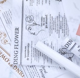 良い価格 スノーペア紙 英語新聞 防水花の花の包装紙 オンライン