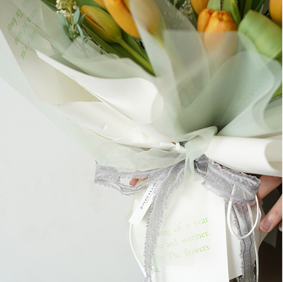 良い価格 花束とくねった縁のリボン DIYの工芸品と休日のプレゼントの包装のために完璧 洗える耐久性 オンライン