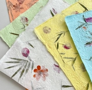 フラワーフェスティバル 葉っぱ模様 花包装紙 多色
