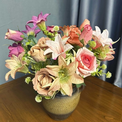 良い価格 模擬花 ヨーロッパのバラ・バラの組み合わせ 花束 結婚式 家庭装飾 装飾 国境を越えた 偽りの花飾り オンライン