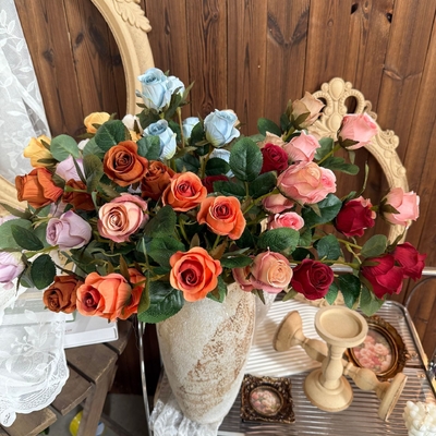 模擬花のバラ 6頭ドラローズ滝 偽りの花飾り 結婚式の花束 卸売シーン飾り