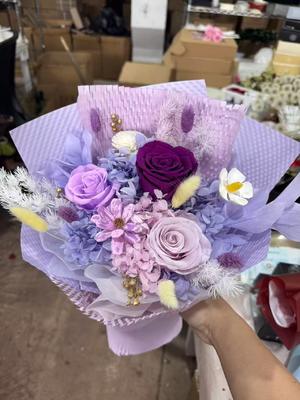 良い価格 Preserved flower rose romantic bouquet Valentine's Day gift オンライン